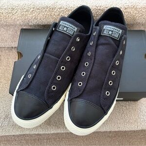 Brand New Unisex CONVERSE BLACK slip on. Size 8 men 10 women